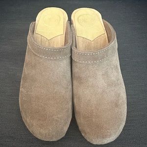 No.6 Never worn Old School Clog